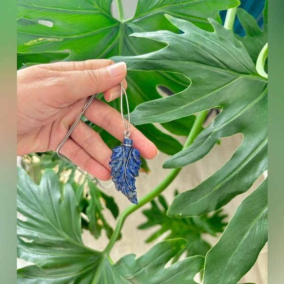 Lapis Lazuli leaf necklace - Picture 1 of 4
